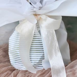 Papier d'emballage pour fleurs imperméable personnalisable de haute qualité, matériaux d'emballage de bouquets à la mode, vente en gros - Product Image 6
