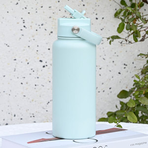 Botella de Agua Aislada Personalizada OEM de 32oz con Tapa de Paja Bloqueable, Cubierta Deslizante Antipolvo, Termo de Acero Inoxidable - Product Image 1