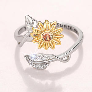 Anello Sunshine Flower da donna in argento color oro con zirconi cubici incastonati a pavé, regalo, gioielli alla moda - Product Image 1