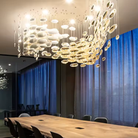 Lustre de plafond ovale personnalisable en or blanc pour mariage, design multi-éléments, verre doré, pour projets hôteliers