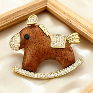 Wood Grain Rocking Horse Brooch Copper Alloy Gold Plated Micro Inlaid Zircon Animal Shape Unisex Gift Corsage - Product Image 4