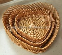 Panier-cadeau en osier en forme de cœur personnalisé JY, fabricant d'emballages cadeaux saisonniers OEM ODM