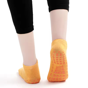Chaussettes antidérapantes personnalisées avec logo pour trampoline, vente en gros, pour adultes et enfants, chaussettes à grip personnalisées pour parc de trampolines et sports - Product Image 5