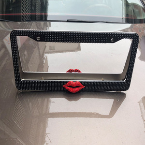 Kim cương đỏ môi xe tấm giấy phép khung Shining Diamond Studded chúng tôi tiêu chuẩn tấm giấy phép khung - Product Image 2