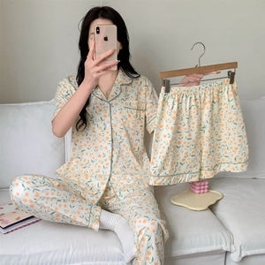 Pigiama con struttura allungata per l'esportazione in primavera e autunno. È un dolce e grazioso cardigan da donna per un look casual. - Product Image 3