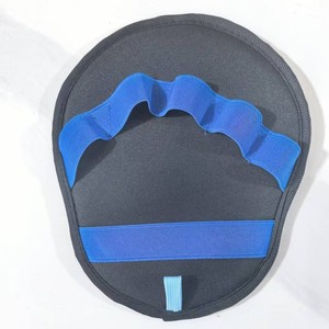 Gants de toilettage pour animaux Xlin, en polyester rouge, forme arquée, pour chats à poils longs - Product Image 4