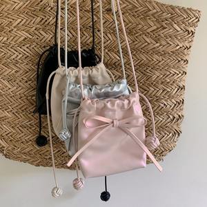 Mini bolso cruzado con lazo para mujer, verano 2024, rosa, plateado, negro, blanco, bolso para teléfono de satén con bolsillo con cremallera - Product Image 1