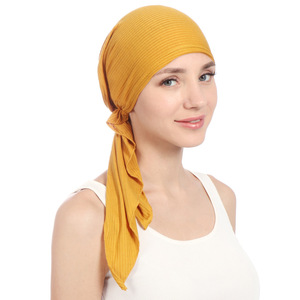Cappello avvolgente da <span class=keywords><strong>donna</strong></span> in poliestere leggero Hijab all'ingrosso in tinta unita musulmano con due lacci e Bandana etnica per donne musulmane - Product Image 1