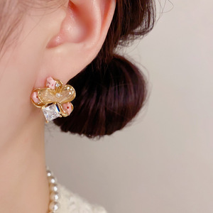 Pendientes Resoul Bañados en Oro de 18k con Pedrería Floral, Joyería para Mujer, Románticos, de Lujo, Bisutería al por Mayor - Product Image 4