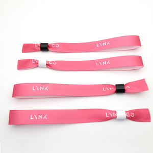 Braccialetti Personalizzati in Tessuto Ecologico Colorati con Stampa a Trasferimento Termico, Logo Personalizzato OEM per Eventi, Festival Musicali, Feste e Promozioni - Product Image 1