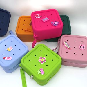 Monedero de Silicona de Moda de 12.5cm X 12.5cm con Cierre Personalizable y Perforaciones - Product Image 2
