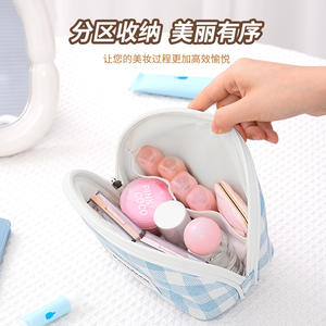 Bolsa de maquillaje Beenlove de tamaño mediano, estuche cosmético portátil con patrón a cuadros azules, bolsa de almacenamiento de viaje para productos de cuidado de la piel y lápiz labial. - Product Image 3