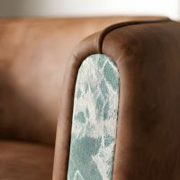 Fauteuil de salon en teck doré avec accoudoirs en bois, design moderne et minimaliste, confortable pour la lecture dans le salon, écologique, luxueux pour la maison, la chambre ou l'hôtel