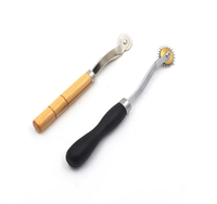 Presseur de couture en cuir pour tissu, outil auxiliaire de marquage à rouleau à dents pointues pour la confection de patrons, outils pour machine à coudre
