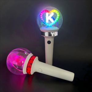 แท่งไฟคอนเสิร์ต Kpop แบบกำหนดเองลดราคาพิเศษ พร้อมไฟ LED RGBW ใช้งานได้ 4-6 ชั่วโมง แบตเตอรี่ในตัว พกพาสะดวก อุปกรณ์จัดปาร์ตี้ - Product Image 1