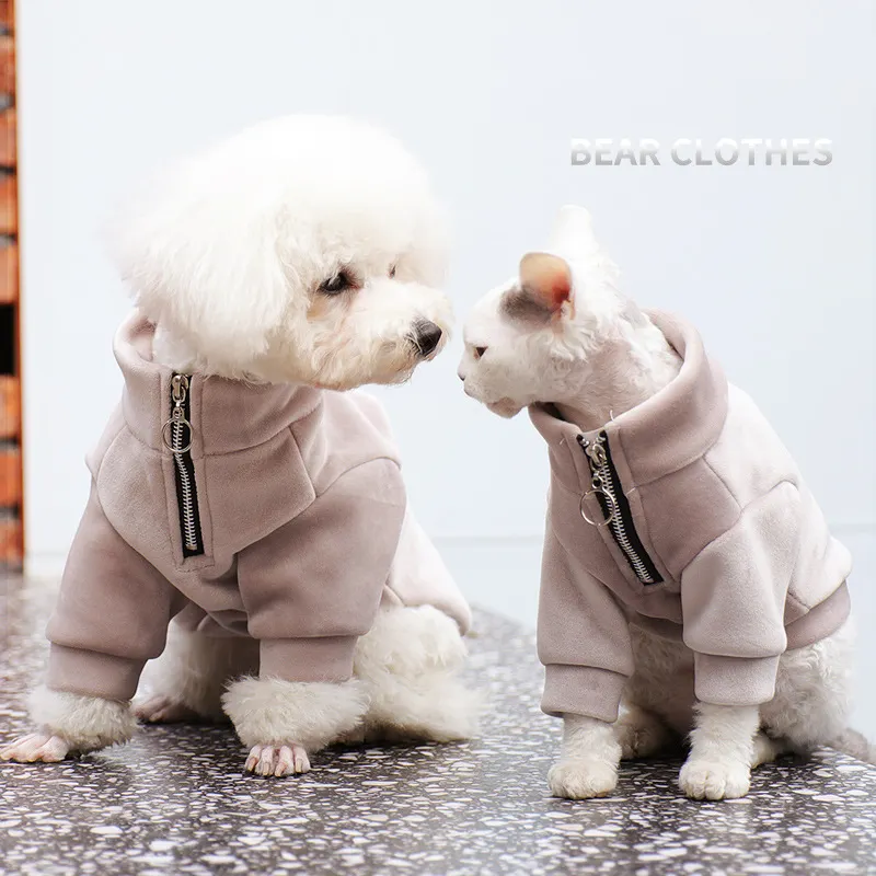 Korean Minimal Simply White Label Traditionelle chinesische 2021 Neuheiten Haustier Hund Kleidung Mantel Reiß verschluss Bär Overalls