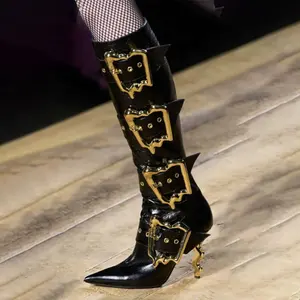 अजीब कस्टम हील्स सोने के जूते वाली महिला घुटने के उच्च जूते की तरफ जिपर स्टेज हाई हील्स जूते पहने