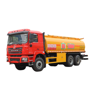 Camion-citerne à huile Shacman Delong F3000 4x2 d'occasion avec une capacité de 15001-30000L - Product Image 1