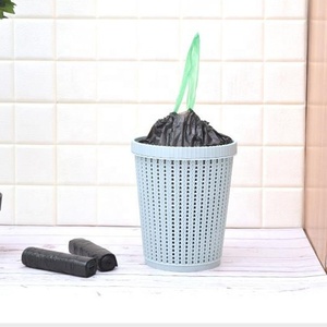 <span class=keywords><strong>Sacchi</strong></span> per la Spazzatura Personalizzati in HDPE Riciclato, Grandi, <span class=keywords><strong>Profumati</strong></span>, su Rotolo, 13 Galloni/50L, Neri/Bianchi, con Cordoncino e Logo in Rilievo - Product Image 6