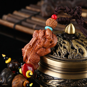 Pendentif de voiture en graines de Bodhi naturelles Chunying'er, boucle de sécurité en bois de pêche, porte-clés traditionnel chinois pour ornement de rétroviseur - Product Image 2