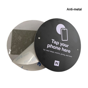 Aangepaste NFC-tag sticker anti-metaal NFC sticker PVC NFC-plaat met QR-<span class=keywords><strong>code</strong></span> Google Review NFC-standaard voor restauranttafel - Product Image 3