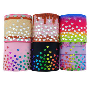 Rollo <span class=keywords><strong>de</strong></span> cinta <span class=keywords><strong>de</strong></span> grogrén con diseño <span class=keywords><strong>de</strong></span> corazones, surtido <span class=keywords><strong>de</strong></span> corazones plateados con efecto metalizado, corazones con purpurina arcoíris y diseños <span class=keywords><strong>de</strong></span> pasteles <span class=keywords><strong>para</strong></span> manualidades infantiles - Product Image 1