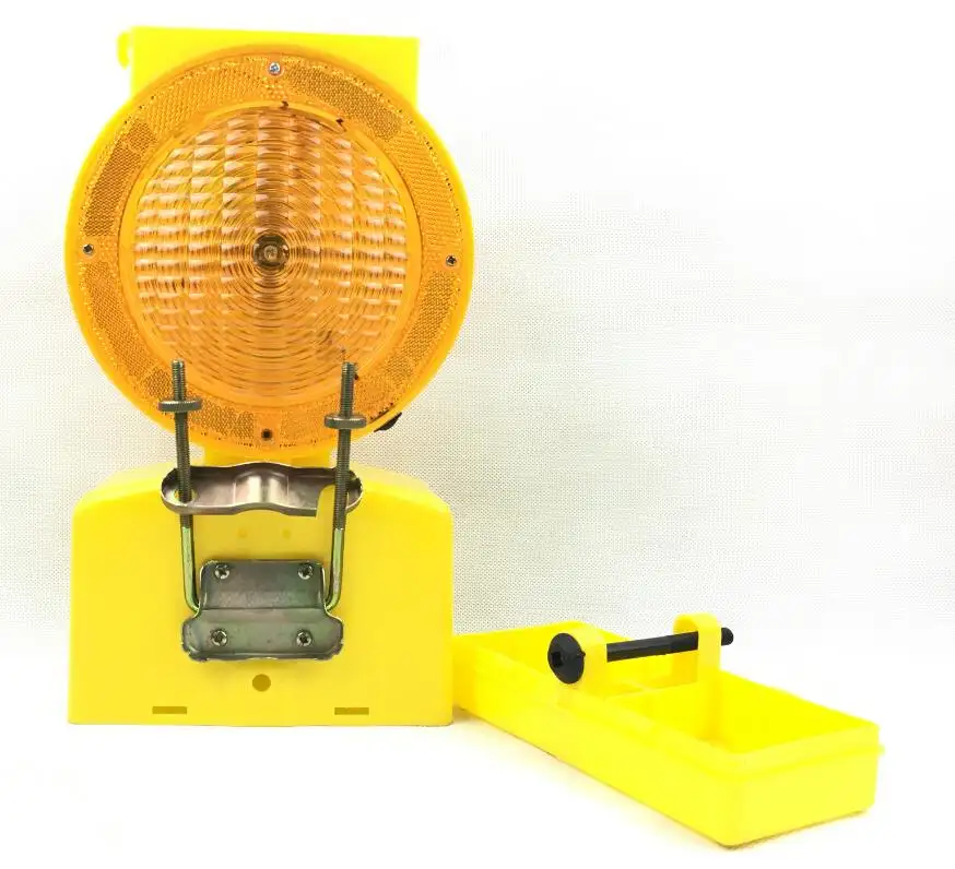 Factory Direct Selling Safety Automatic Yellow Led Solar Flashing Traffic Road Barricade Warning Light