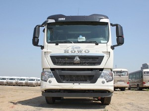 Camión Cisterna para Productos Peligrosos, Cumple con las Normas para Productos Químicos Peligrosos, 15m³-28m³, Camión de Reabastecimiento de Combustible para Aeropuertos, Vehículo Especial Totalmente Automático - Product Image 4