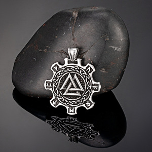 Porte-clés Viking nordique yunnique en acier inoxydable, pendentif rétro, breloque de voiture, chaîne en cuir, bijoux pour hommes - Product Image 3