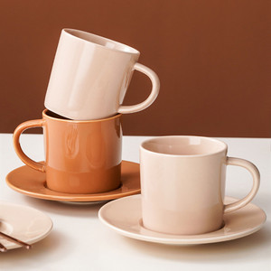 Tazza e piattino da tè <span class=keywords><strong>in</strong></span> ceramica personalizzati smaltati colorati personalizzati Set tazza da tè e piattino europei con supporto <span class=keywords><strong>in</strong></span> <span class=keywords><strong>ferro</strong></span> - Product Image 5