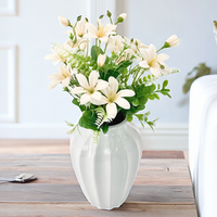Bouquet de camélia à têtes multiples fait à la main fleurs artificielles à feuilles persistantes pour l'obtention du diplôme fête des mères Halloween saint valentin