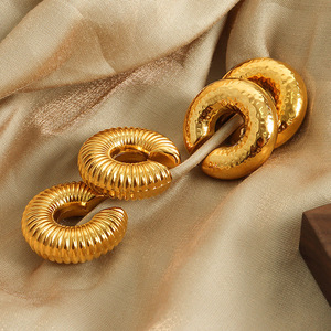 Pendientes de aro de acero inoxidable chapados en oro Luoyan para mujer, y <span class=keywords><strong>sin</strong></span> níquel resistentes al agua, pendientes gruesos <span class=keywords><strong>sin</strong></span> Piercing - Product Image 6