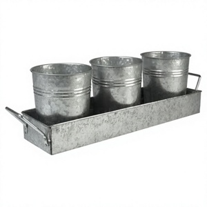 Pot de fleurs minimaliste moderne pour une utilisation en intérieur et en extérieur, décoration de jardin élégante pour les petits espaces par Axiom Home Accents - Product Image 1