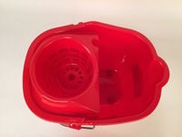 CLEANIC HM32053 Seau en plastique PP 15L avec essoreuse à sec, durable, multi-usage, compatible eau bouillante, pour nettoyage domestique, avec poignée à roulettes pour serpillière