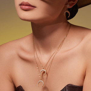 Collier Pendentif Plaqué Or 18K Lune Étoile Zircon 5A, Bijoux Croissant de Lune, Accessoires de Bijouterie, Ras-de-cou Superposable pour Femme - Product Image 3