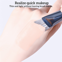 Pinceau de maquillage ultra-fin sans couture en fibres synthétiques avec manche en bois pour fond de teint, anticernes et base