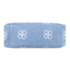 Bolso bandolera plisado de mezclilla suave y moderno para mujer con logotipo bordado personalizado y diseño de correa de cadena - Product Image 5