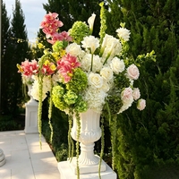 Boule de fleurs artificielles réalistes rose, verte et blanche en gros pour la décoration de scène de mariage, allée et centres de table d'événements