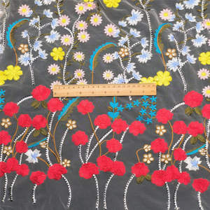 ดอกไม้สีสันสดใส ลายดอกไม้เงางาม เป็นมิตรกับสิ่งแวดล้อม ผ้าตาข่ายโพลีเอสเตอร์ 100% ปักลายลูกไม้ละลายน้ำได้ - Product Image 2