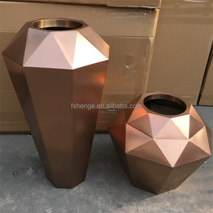 <span class=keywords><strong>Vaso</strong></span> di fiori decorativo <span class=keywords><strong>per</strong></span> la casa di lusso/grande <span class=keywords><strong>vaso</strong></span> <span class=keywords><strong>per</strong></span> <span class=keywords><strong>piante</strong></span> dell'hotel/grande <span class=keywords><strong>vaso</strong></span> di fiori in oro rosa <span class=keywords><strong>per</strong></span> <span class=keywords><strong>balcone</strong></span> - Product Image 5