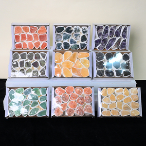 Caja de Regalo de Piedras en Bruto de Cristal Natural al por Mayor, Caja de Piedras Crudas de Amatista y Cuarzo Rosa para Regalos de Festivales - Product Image 2
