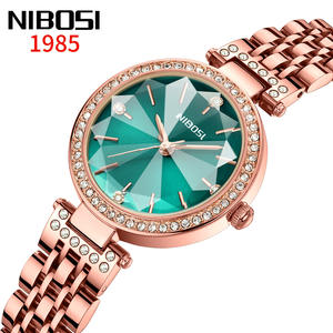 Nouvelle montre élégante et raffinée de petite taille verte - Cadran en forme de diamant serti de diamants, bracelet en acier, montre-bracelet à quartz pour femmes - Product Image 1