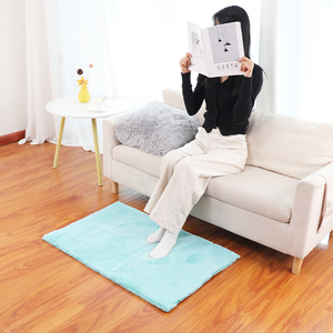Tapis en fourrure de lapin de petite taille personnalisé Lavable Antidérapant avec plusieurs options de couleurs - Product Image 2