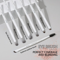 Nouvelle Arrivée Kit de Pinceaux de Maquillage Professionnels Blancs avec Logo Personnalisé, Poils Synthétiques en Soie de Maïs, Ensemble de Pinceaux Végans de Luxe avec Support