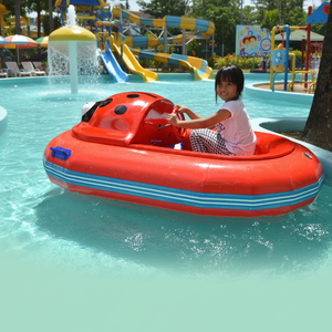 QIQU PE Casco y collar de PVC para parques acuáticos con luces LED Barcos de parachoques eléctricos para niños - Product Image 1