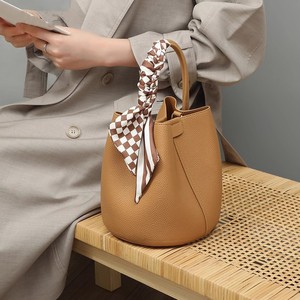 Sac seau élégant pour femmes Sac à main en cuir souple Sacs à bandoulière Sac fourre-tout pour femmes et filles - Product Image 6