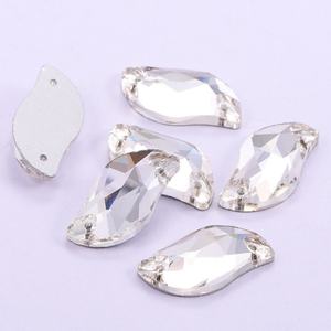 Strass en verre cristal cousus à la main, à fond plat, à double trou, en forme de diamants spéciaux, accessoires de vêtements DIY pour mariage - Product Image 6