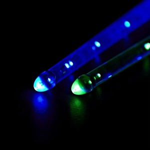 Baqueta Recargable con Luz LED, Material Polimérico, Baqueta Electrónica con Carga para 10 Horas de Golpeteo Continuo - Product Image 2