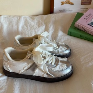 Silver lace exclusive 2026 new hit glossy shoe strap thin style retro ballet style white sneakers - Product Image 3