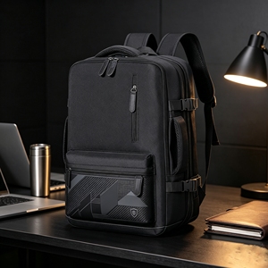 Sac à dos pour ordinateur portable personnalisé avec logo, faible MOQ, pour hommes, 18 pouces, grande capacité, imperméable, avec port USB et fermeture éclair - Product Image 1